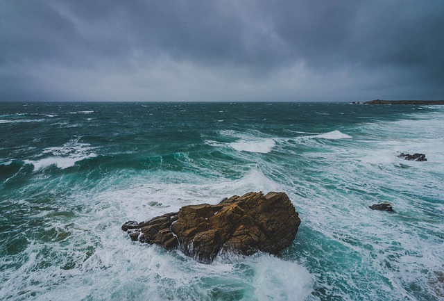 Top 5 spots pour la nage en eau libre en Bretagne